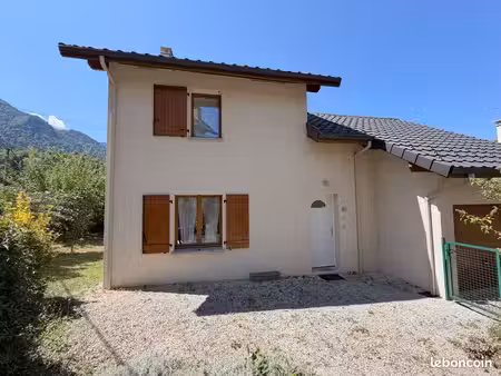 maison 4 pièces 85 m²