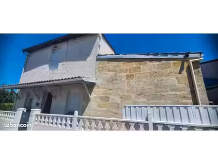 maison de pierre rénovée agréable sans vis à vis avec jardin et grande terrasse