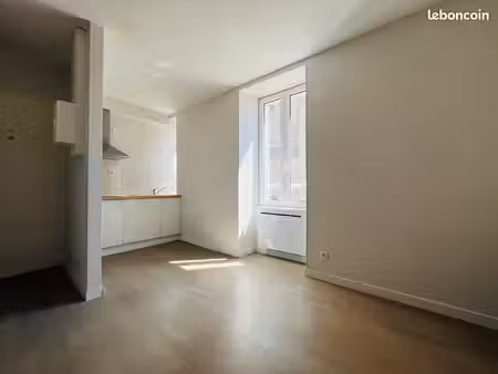 t2 duplex rénové | centre-bourg de bouvron