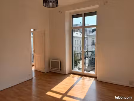 t2 dobrée place livet