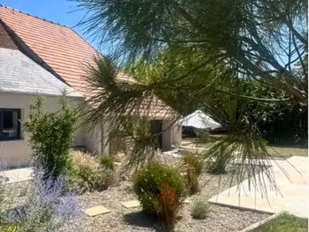 belle longère rénovée avec piscine