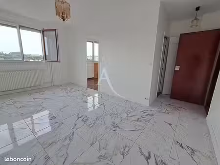 studio 1 pièce 26 m²