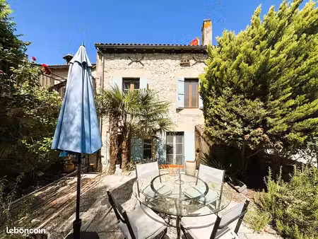 appartement 6 pièces 230 m²