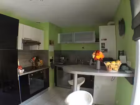 appartement t3 avec grand garage  mezzanine et terrasse – environ 120 m² utiles rdc