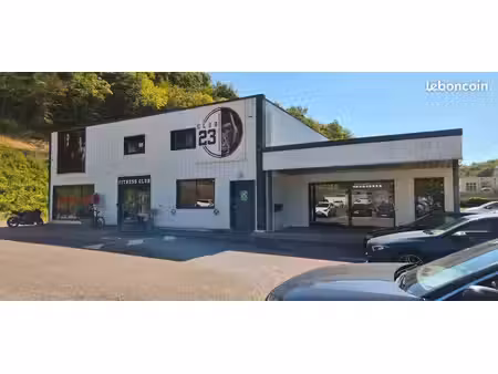 local commercial 65 m² à louer