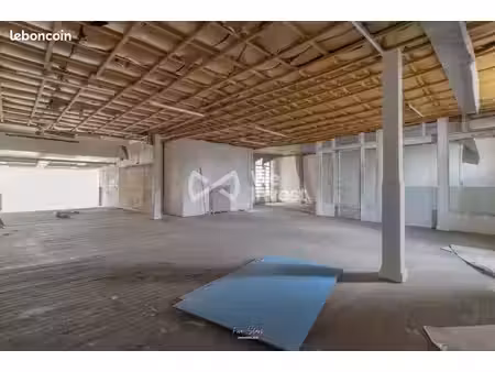 immeuble 680 m² piennes