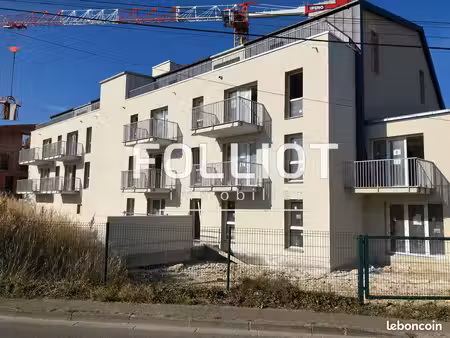 studio 4 pièces 77 m²