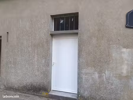 box de stockage / garde-meuble à louer