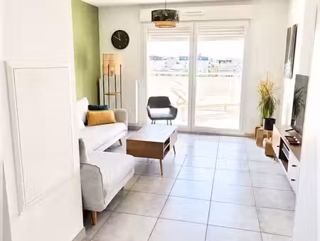yutz - f2 de standing 2022 • balcon 11 m² sud-ouest • parking • décennale jusqu'en 2032 - 