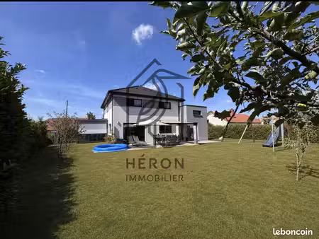 maison 6 pièces 137 m²