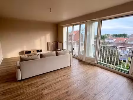 appartement 54 m² rénové + box + cave – 115 000 – roubaix