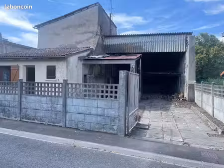 maison à rénover ( gros travaux mais fort potentiel )