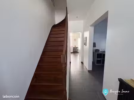 maison 8 pièces 105 m²