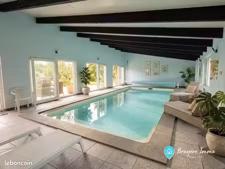 maison 6 pièces 255 m²