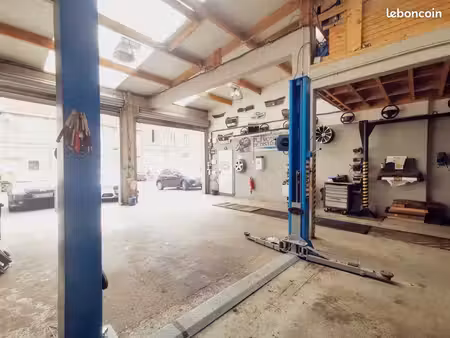 local (garage)