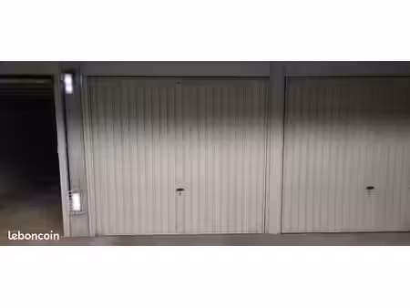 garage/box 14 m² pau