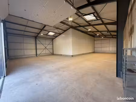 local industriel de 300m2