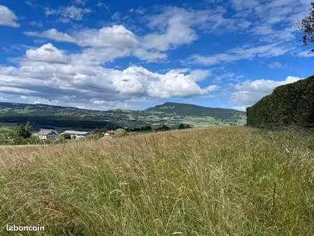 terrain 610 m² cercier