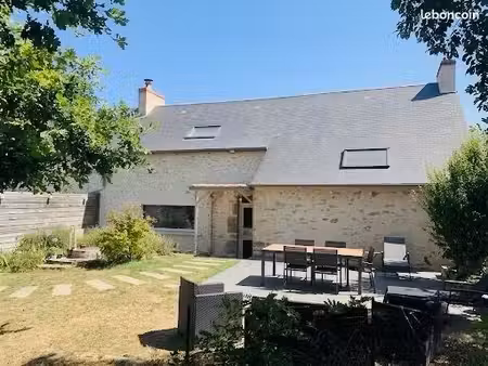 longère rénovée de 155m2 (180m2 au sol) yvré l'évêque centre bourg