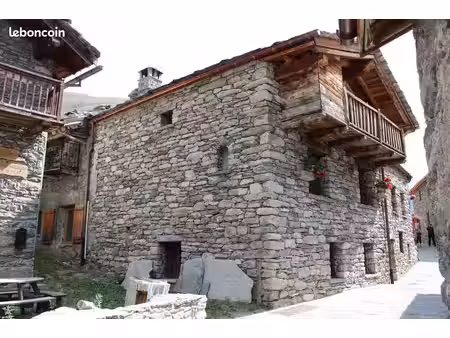 bonneval sur arc  maison de village de 7 pièces
