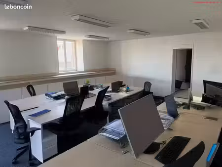 local professionnel polyvalent – 154 m² – aussillon