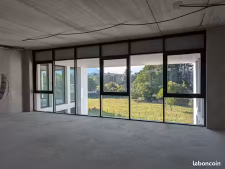 local pro neuf 60 m² standing (médical / services) – challes-les-eaux