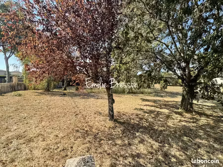 terrain 1375 m² brens