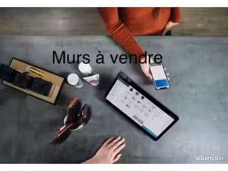 murs commerciaux à cucuron