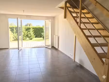 villa t4 avec terrasse et jardin - saint-jean