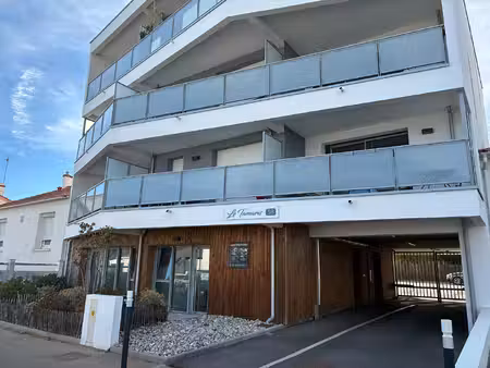 proche du centre - t2 en residence avec garage