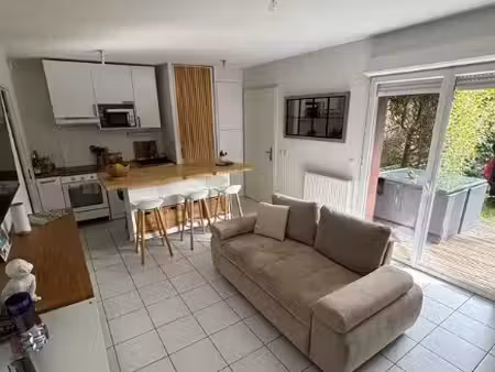 appartement t2 saint-jean-d'illac - 41 m2 - 860 euros ttc