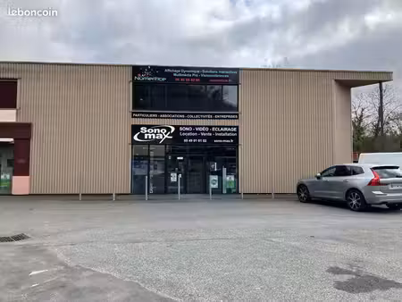 local commercial 330 m²