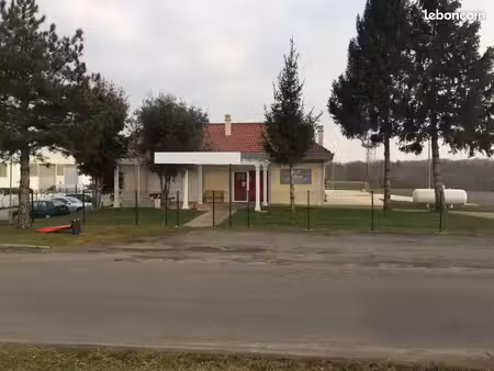 local commercial 90 m²