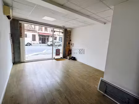 a louer local commercial ou professionnel de 32 50m2 faubour