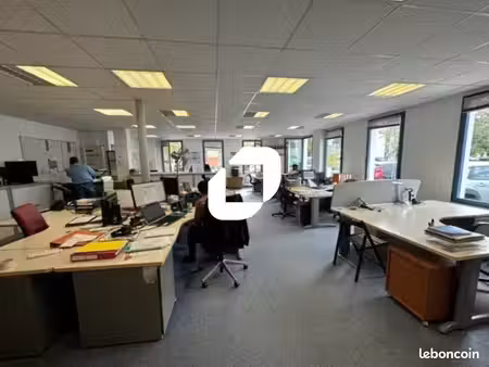 bureau 135 m²