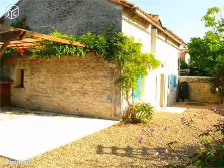 charmante petite maison en pierre