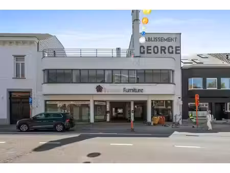 immeuble commercial (avec appartement classé )à louer
