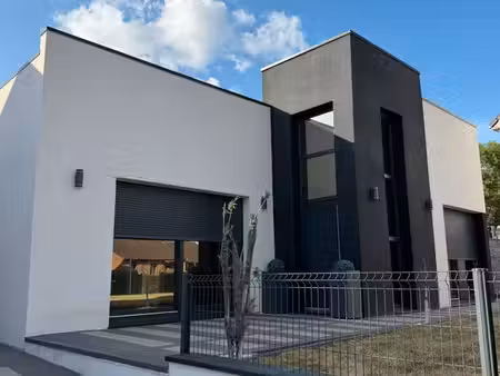 maison de 150 m² – 3 chambres - hérin