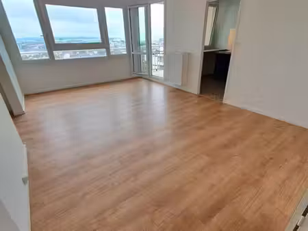 f3 entièrement rénové  78 m2  belle vue sur le havre