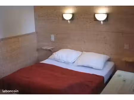appartement avec jardinet à louer à la tour d'auvergne 63680