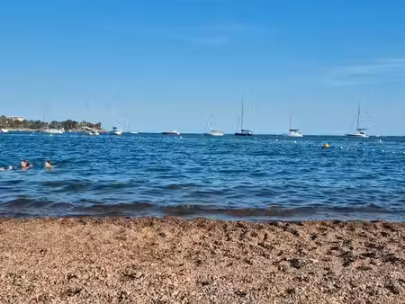 famille de 5 personnes recherche sa future maison dans le var