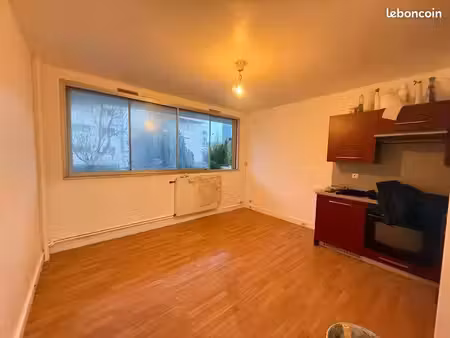 location  studio