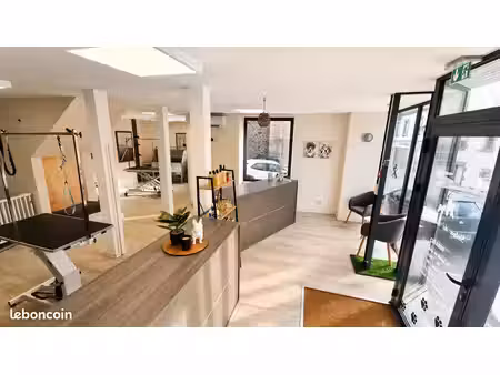 local commercial 110 m² – vitrine – centre aizenay – rénové