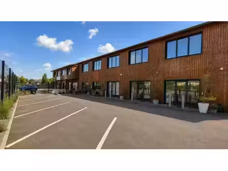 location locaux professionnels 1 pièce 62.26 m² à cavignac (33620)  800 €