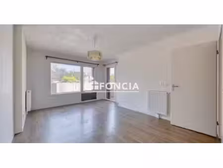 t2 43 m2 avec loggia de 5m2