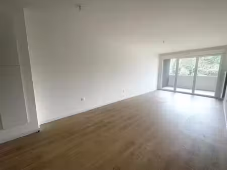 t2 avec parking et terrasse à montpellier