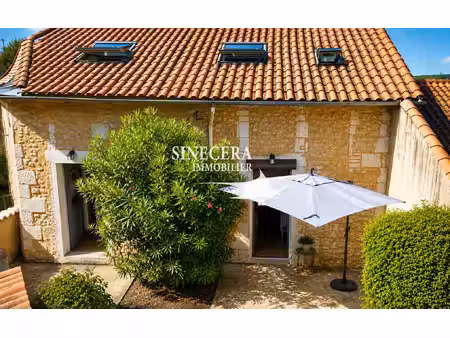 maison de ville en pierre avec piscine et appartement independan