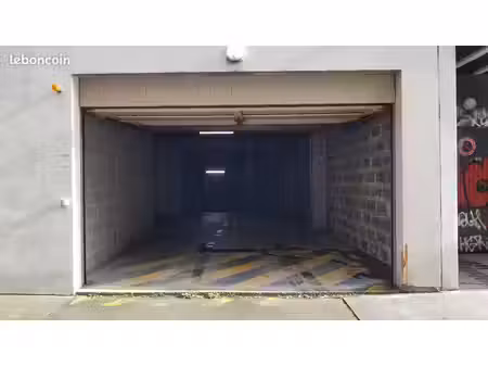 garage à louer - 1 rue robert dubarle - 11 75 m²