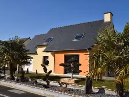location maison à saint-méen-le-grand (35290) : à louer / 87m² saint-méen-le-grand