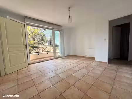 studio 1 pièce 26 m²